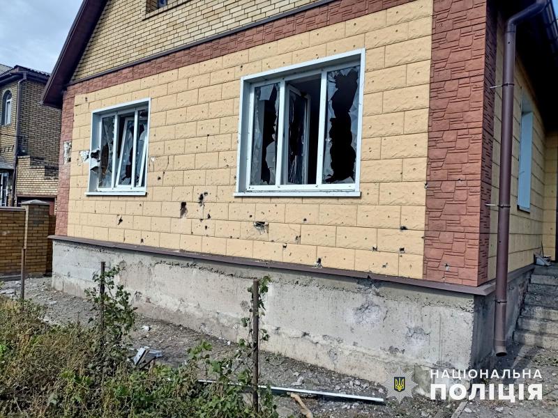 Ворожі сили здійснили напад на дев'ять населених пунктів у Донецькій області, в результаті чого одна особа загинула, а троє громадян отримали поранення.