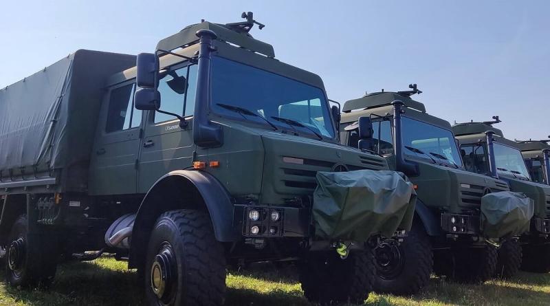 Литовські збройні сили поповнили свій автопарк на 51 нову вантажівку марки Unimog.