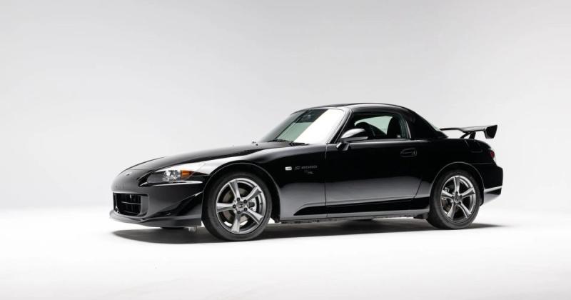 Honda S2000 2009 року була продана за 102 тисячі доларів.