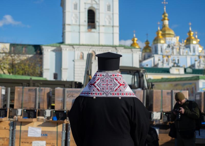 Митрополит Епіфаній провів освячення гуманітарного вантажу для Збройних Сил.